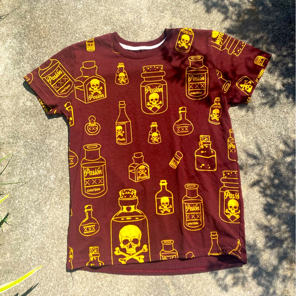 poison shirt guys size M